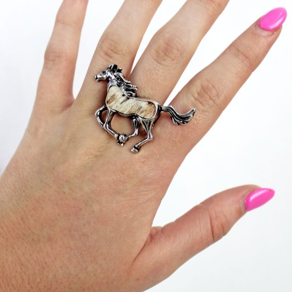NELLIE GALLOPING HORSE SILVERTONE RING